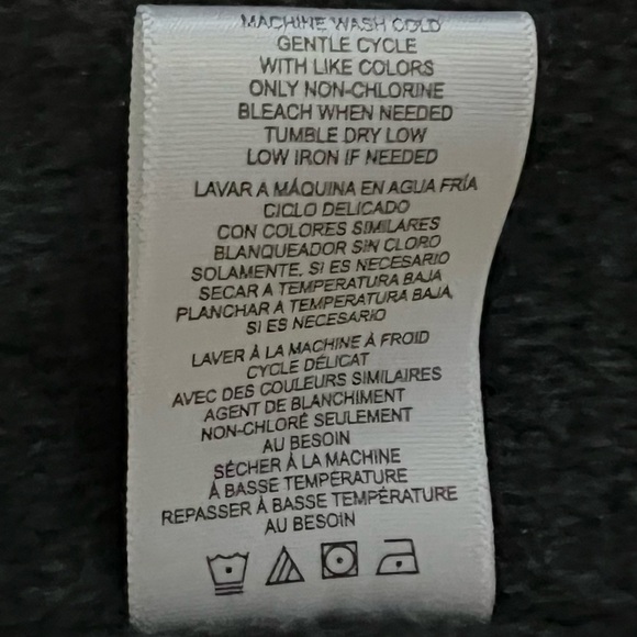 iXtreme 4T Hooded Mixed Quilt puffer
Fully Polar fleece lined Measurements in ad - Picture 6 of 17